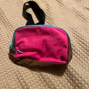 Lulu lemon belt bag